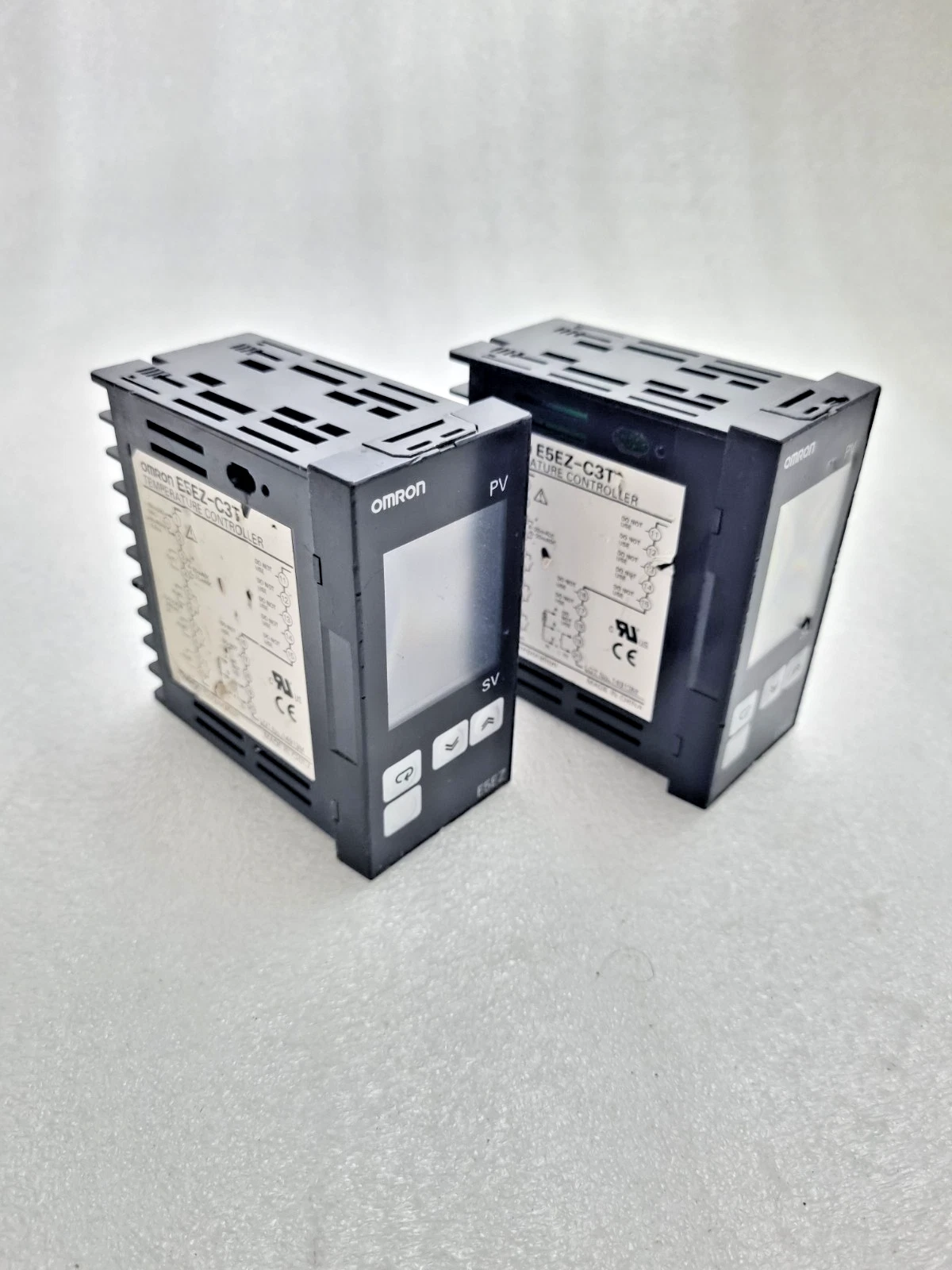 Lot of 2 Pcs Omron E5EZ-C3T Temperature Controller E5EZC3T (Used Working)